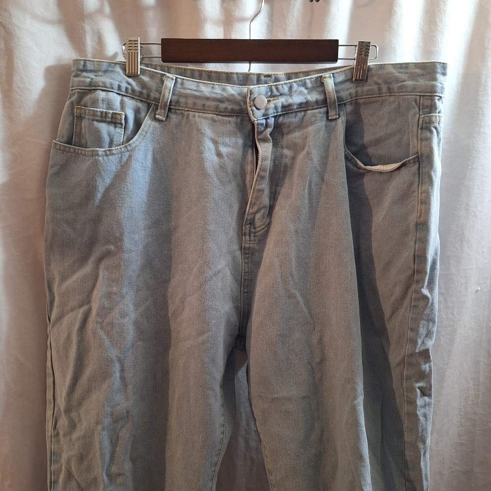 Womans Light Blue Jeans - Picture 2 of 5